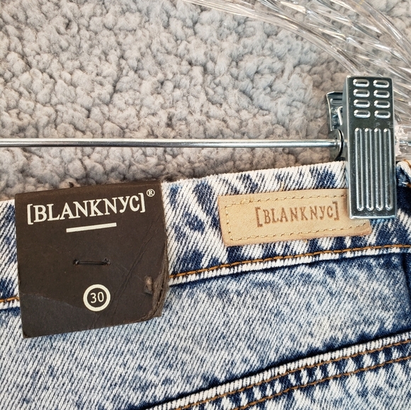 Blanknyc High Rise Exposed Button Fly Cut Off Raw Hem Denim Jean Shorts Sz 30 - Picture 7 of 11